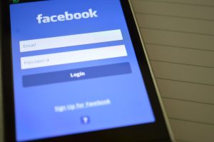 Jak logować się do Facebooka przez Gmail