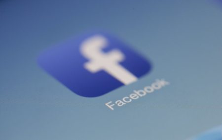 Jak przełączyć konto na Facebooku