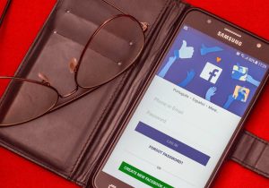 Jak skontaktować się z Facebookiem