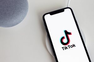 Jak skontaktować się z TikTok Polska