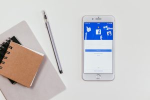 Jak ukryć wszystkie posty na Facebooku