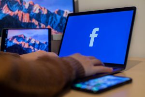Jak zmienić numer telefonu na Facebooku