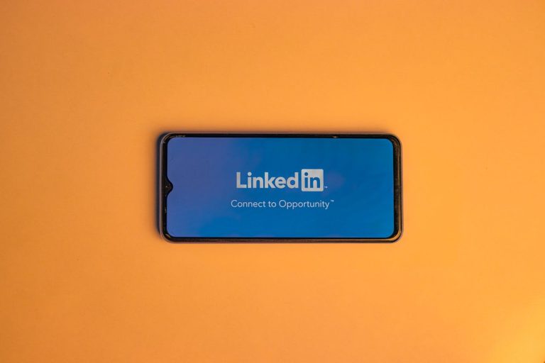 Rekomendacja LinkedIn przykład – jak napisać skuteczną i wartościową opinię? Rekomendacja LinkedIn przykład